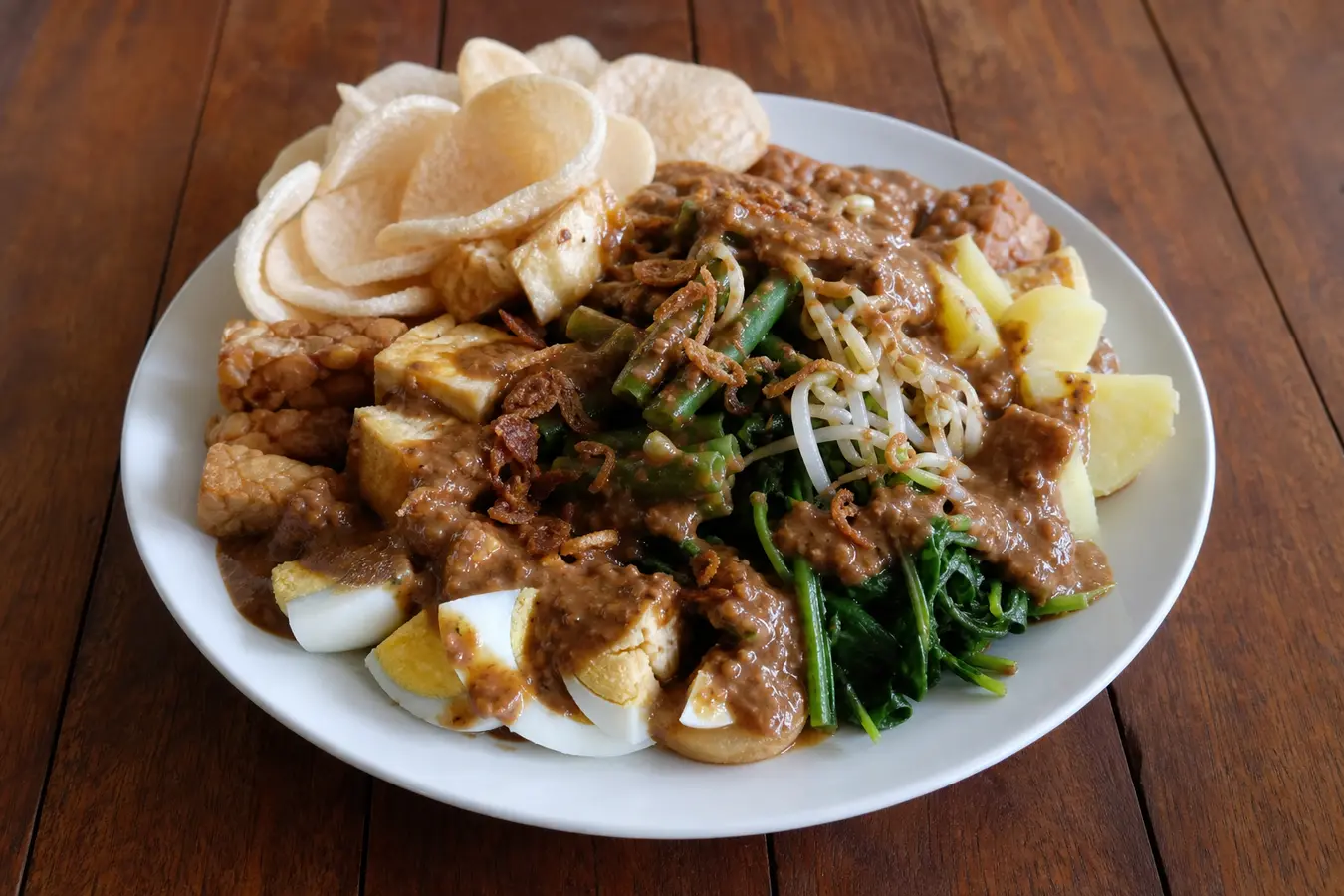 Cara Membuat Gado-Gado Rumahan: Bumbu Kacang Halus, Selalu Nempel